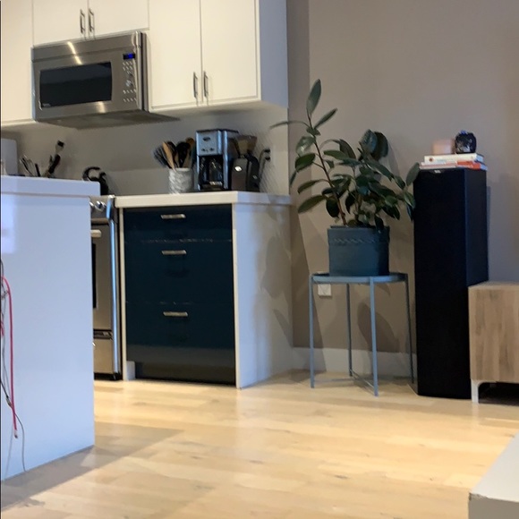 Meet your Posher, Andrea - Picture 1 of 1